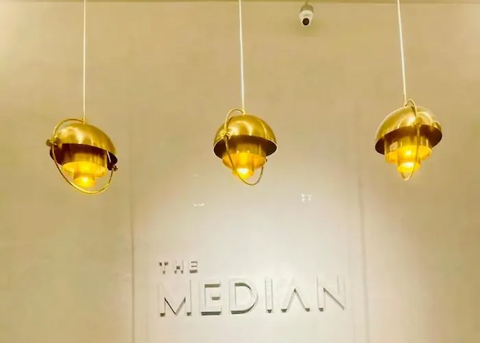 Appartement Fully Furnished Unit At The Median With Fast Internet Connection And Netflix *