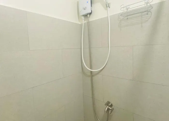 Fully Furnished Unit At The Median With Fast Internet Connection And Netflix *