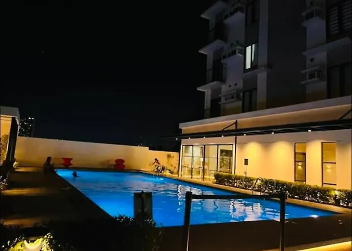 Fully Furnished Unit At The Median With Fast Internet Connection And Netflix