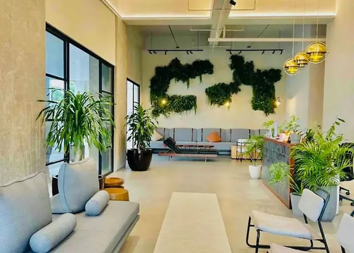 Fully Furnished Unit At The Median With Fast Internet Connection And Netflix Appartement